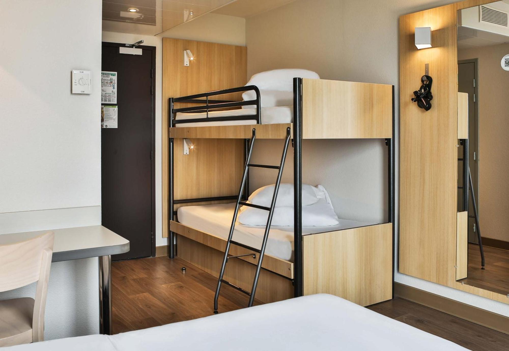 B&B Hotel Ле-Эрбье Экстерьер фото