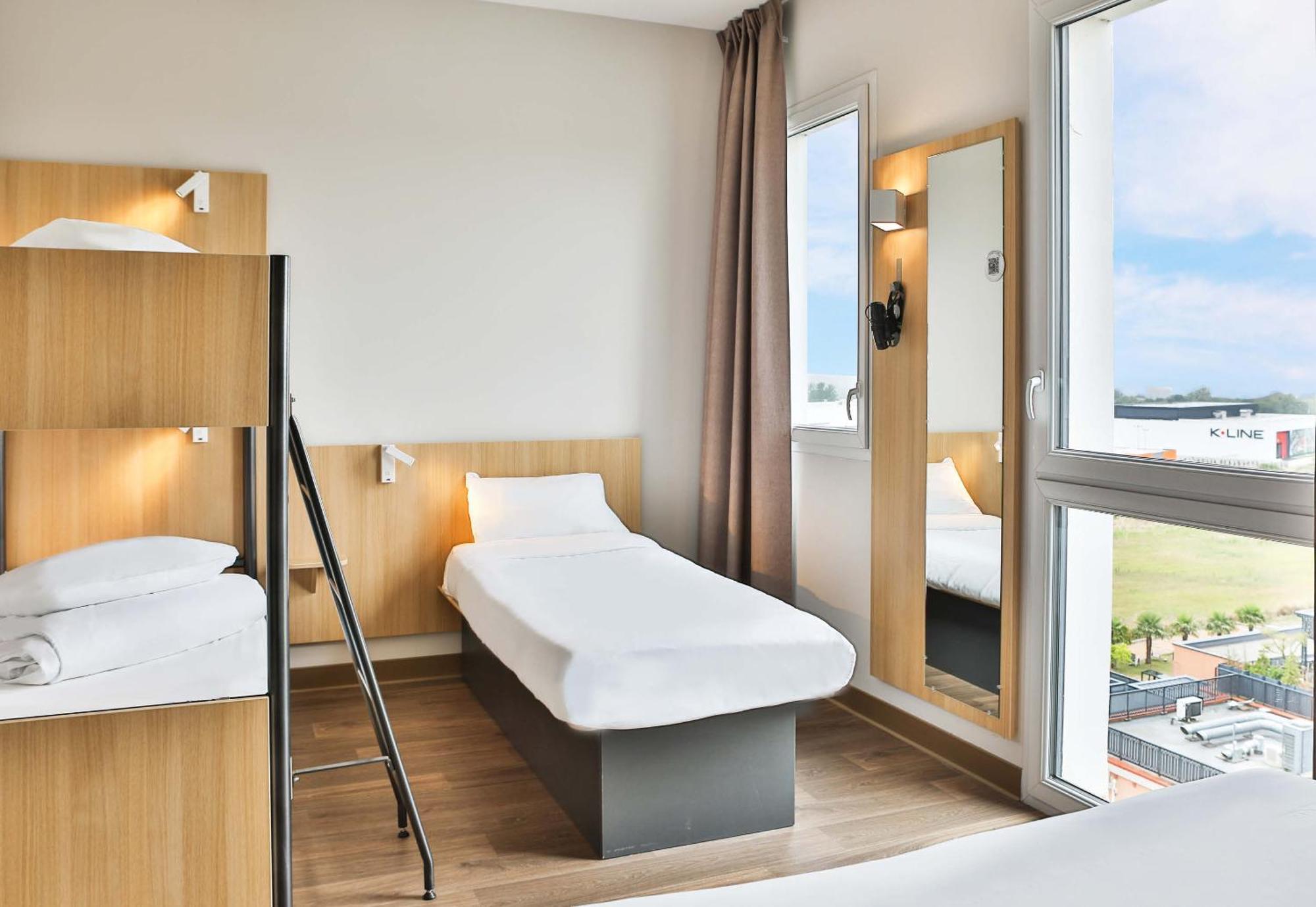B&B Hotel Ле-Эрбье Экстерьер фото